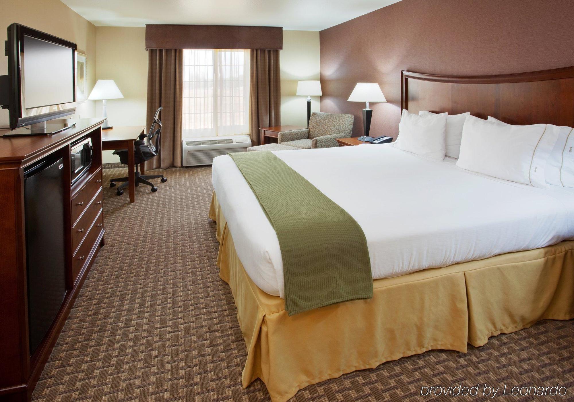 Holiday Inn Express Hotel & Suites Willows By Ihg Exterior foto
