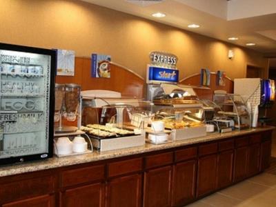 Holiday Inn Express Hotel & Suites Willows By Ihg Exterior foto